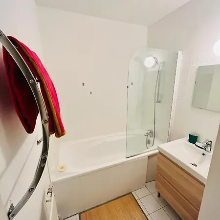 Stylish Unit In The Center Of Appartement *