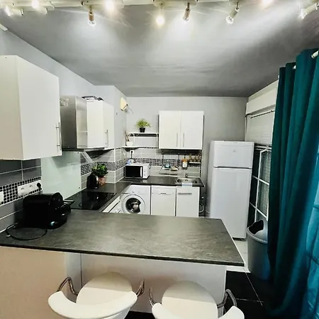 Stylish Unit In The Center Of Appartement *